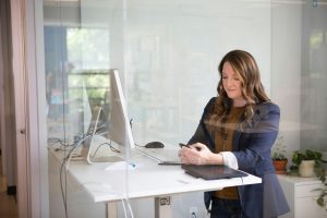 Wynajem hostess na targi: Klucz do sukcesu Twojej firmy i efektywności wydarzeń
